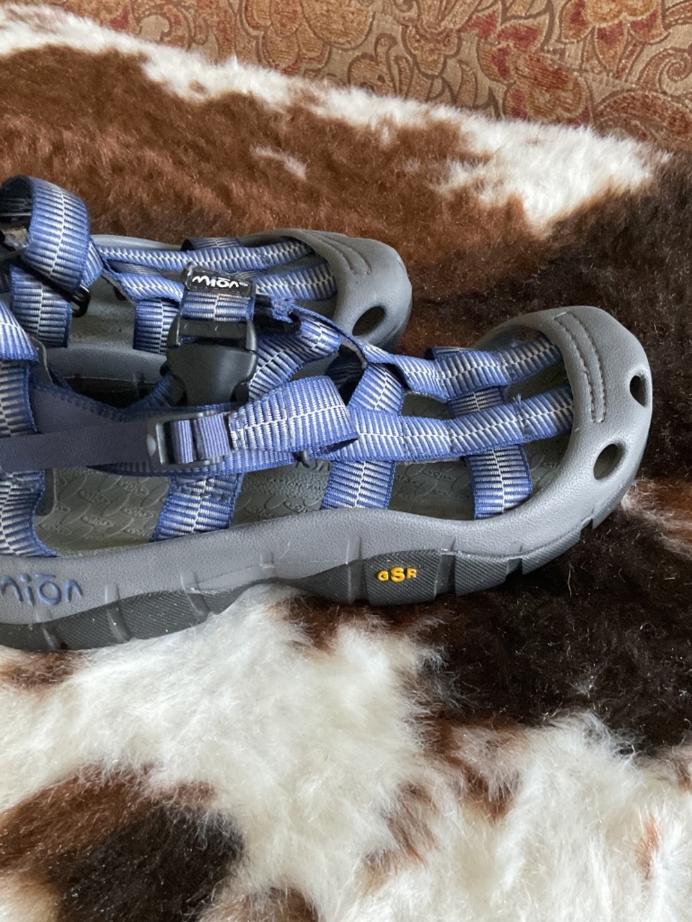 Mion hiking sandles